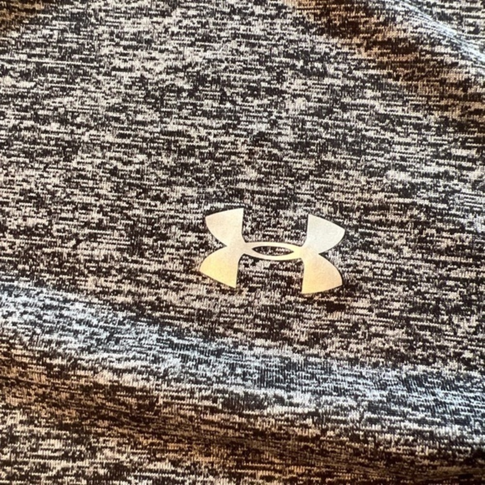 Under Armour Shirt Womens Medium Gray Short Sleeve Crew Neck HeatGear‎ (Q) - Picture 2 of 6